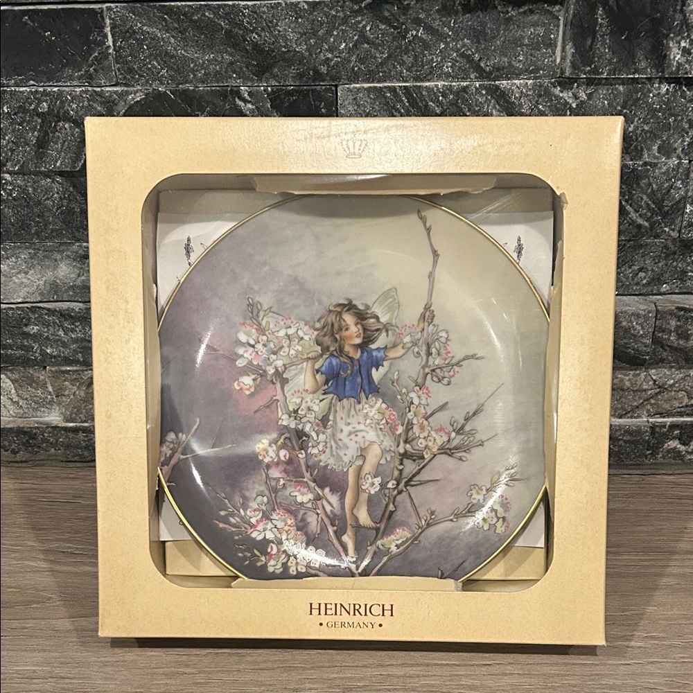 Heinrich โThe Blackthorn Fairyโ๐ง Decorative Plate with Authenticity Certificate